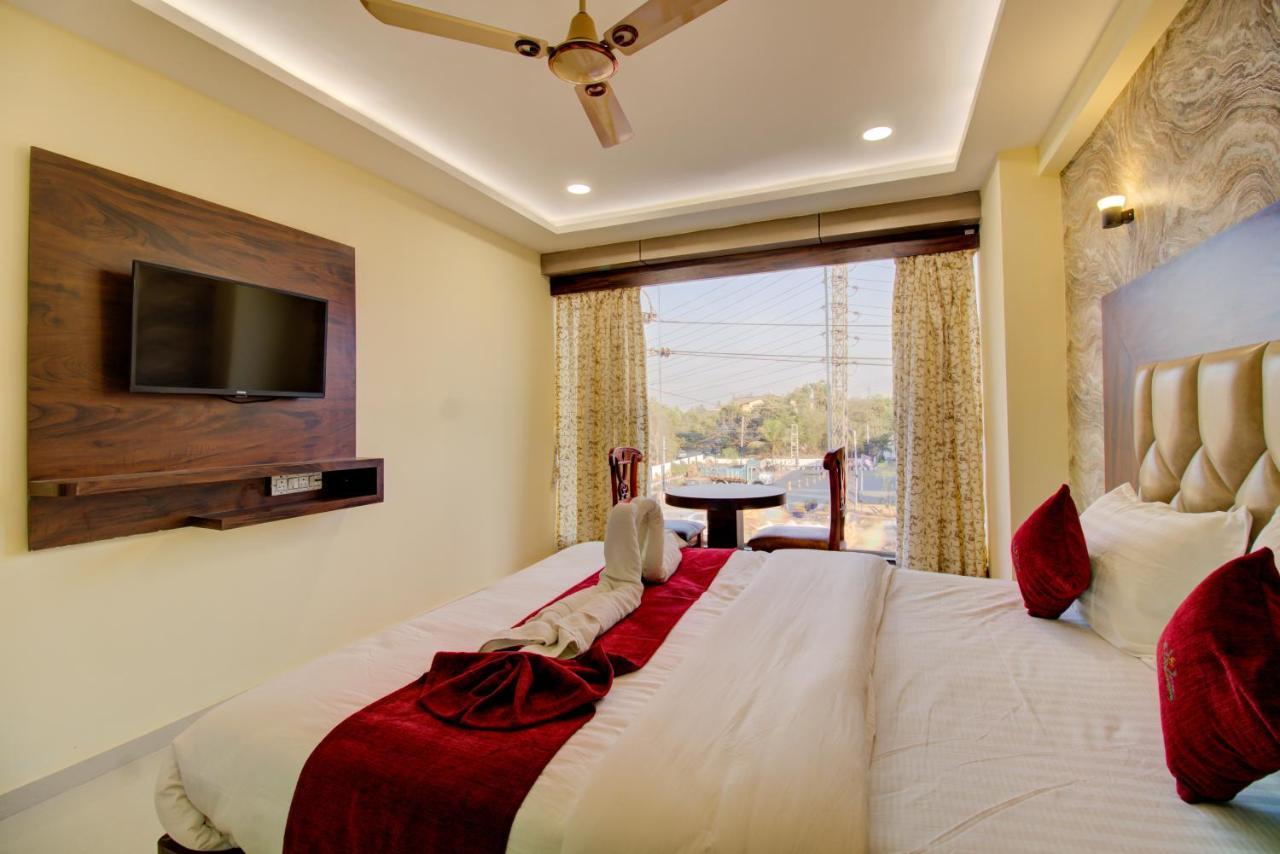 Hotel Samaira Residency,Dombivali Dive 外观 照片
